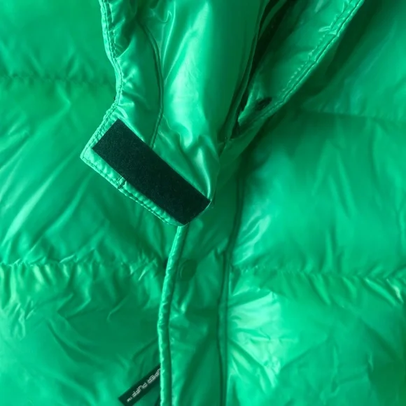 Aritzia SUPER PUFF Jacket. - Picture 4 of 7